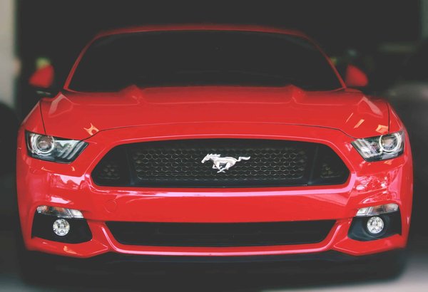 Comment adapter une Ford Mustang pour les courses de dragster ?