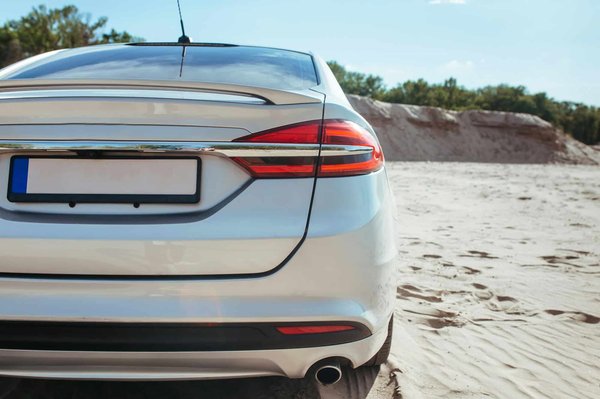 Entretien et nettoyage des pare-chocs d’occasion d’une Mercedes : conseils pour garder votre voiture impeccable